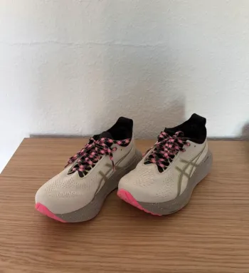 Używany Asics Gel-Nimbus 25 TR bike