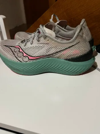 Used Saucony Endorphin Pro 3 bike — image 4 of 9