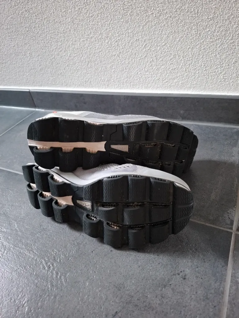 On Running Cloud bike usato — immagine 6 di 6