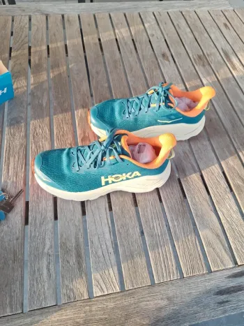 Hoka Challenger 8 bike d'occasion — image 2 sur 4