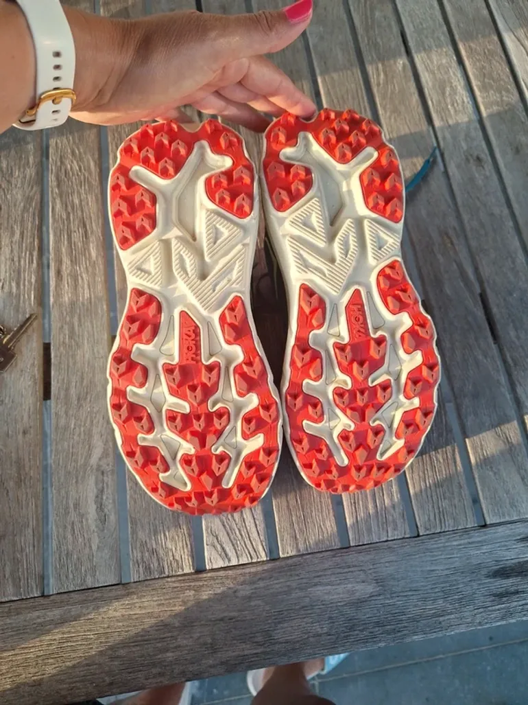 Hoka Challenger 8 bike d'occasion — image 3 sur 4
