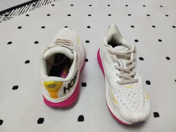 Hoka Clifton 9 bike usato — immagine 2 di 4