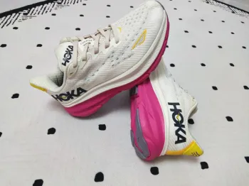 Hoka Clifton 9 bike usato — immagine 4 di 4