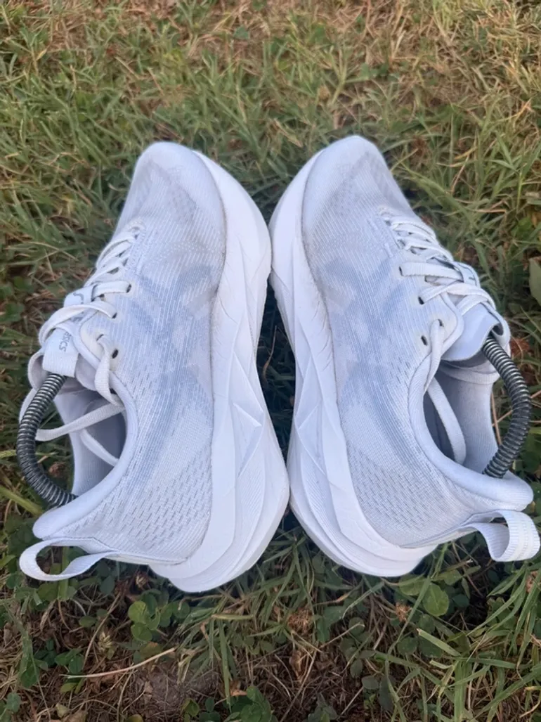 Brugt Asics Novablast 5 bike — billede 7 af 11