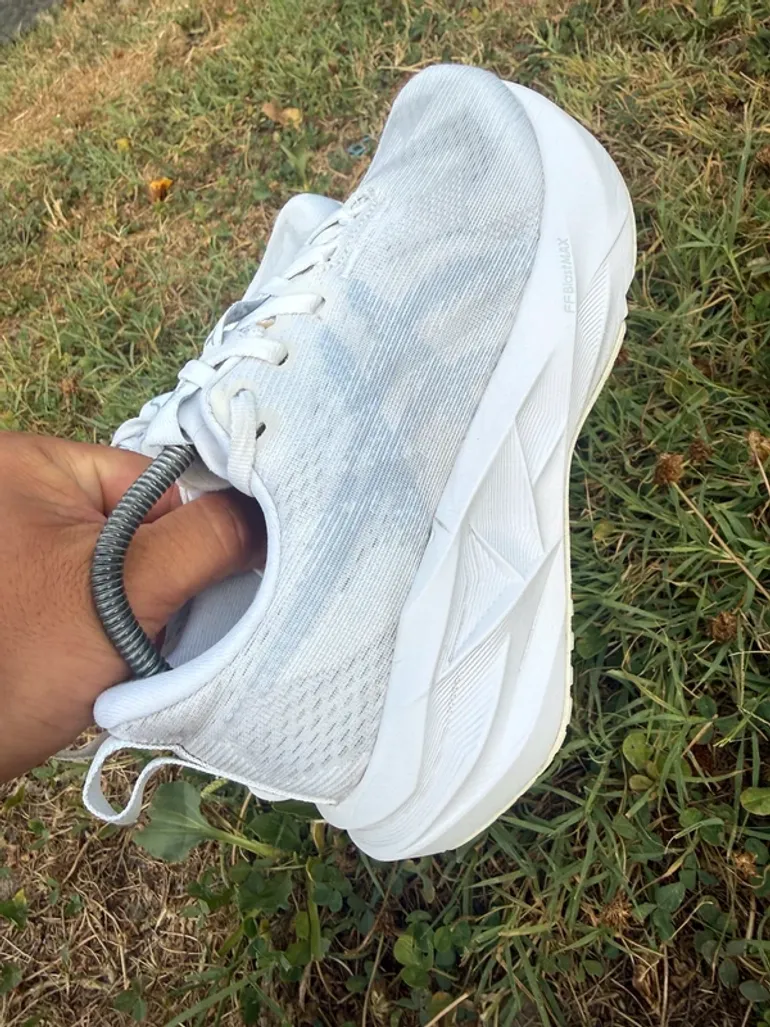 Brugt Asics Novablast 5 bike — billede 4 af 11