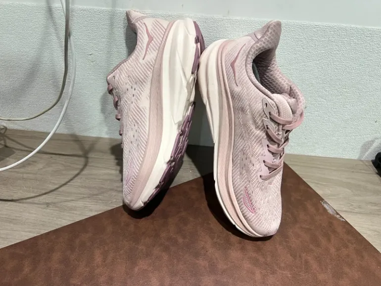 Gebrauchtes Rose Chaussure Hoka taille 39 bike — Bild 3 von 4