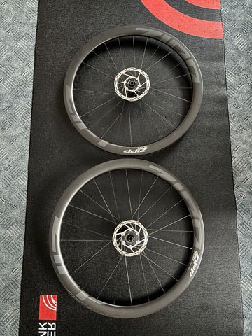 Použité Zipp 303 S 2024 bike — obrázek 1 z 3