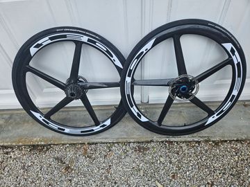 Used sans Carbone Roues à Bâtons bike — image 1 of 4