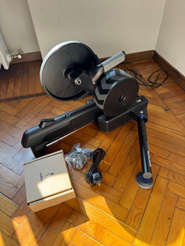 Tweedehands Wahoo KICKR Move 2024 bike — afbeelding 5 van 7