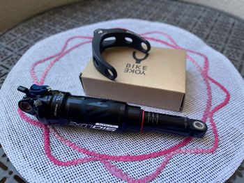 Brugt RockShox SIDLuxe Ultimate 210x50 + BikeYoke EP03 for Specialized Epic conversion 2025 bike