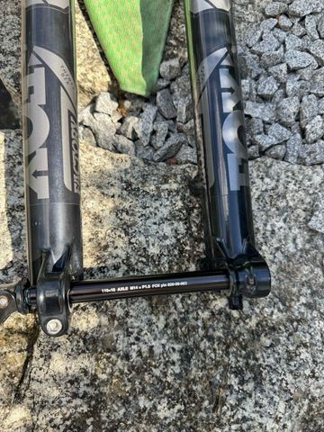 Używany Fox 36 Factory 2023 bike — zdjęcie 11 z 12