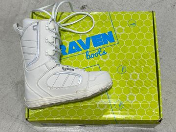 Použité raven pearl Pearl Snowboard Boots Snowboarding & Splitboarding
