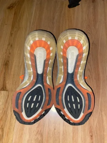 Tweedehands Adidas Ultraboost bike — afbeelding 3 van 4