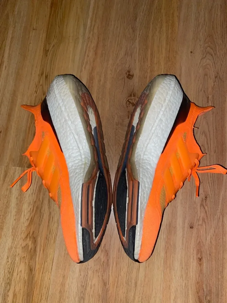 Tweedehands Adidas Ultraboost bike — afbeelding 2 van 4