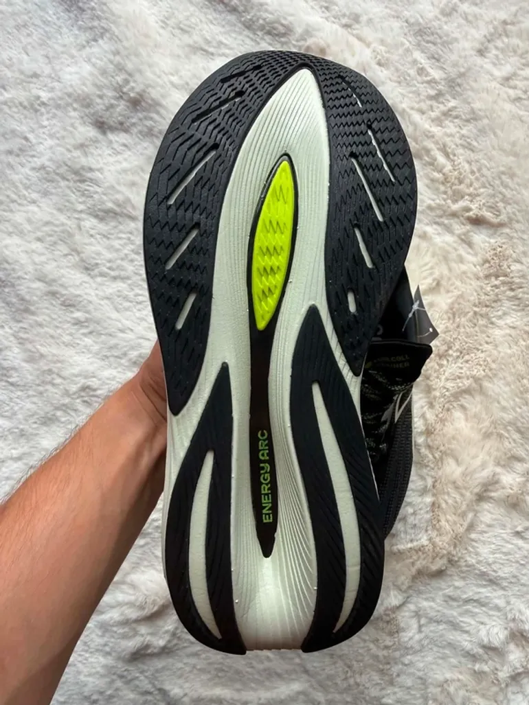 Brugt New Balance FuelCell Propel v5 bike — billede 5 af 11