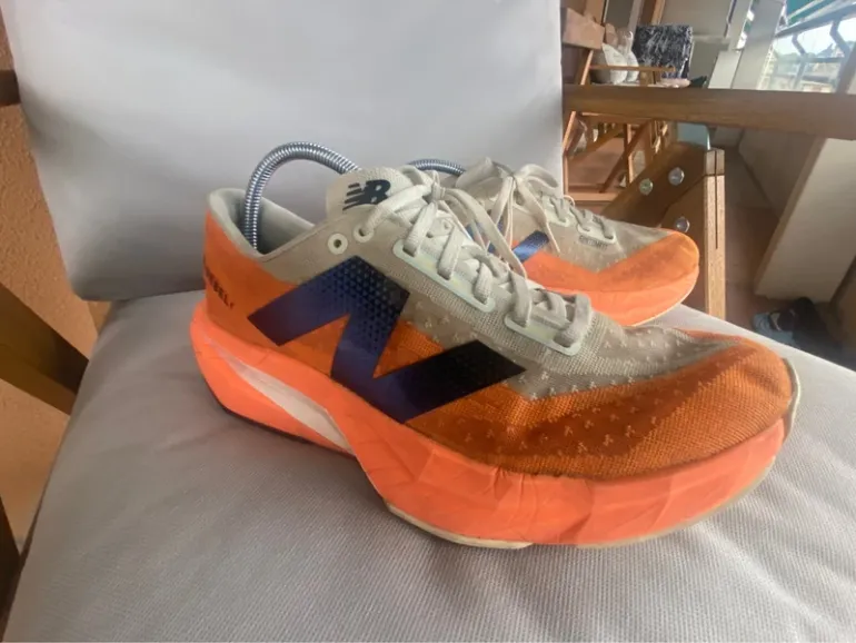 Used New Balance FuelCell Rebel v4 bike — image 7 of 8