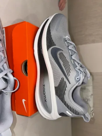 Tweedehands Nike Vomero 18 bike — afbeelding 8 van 14