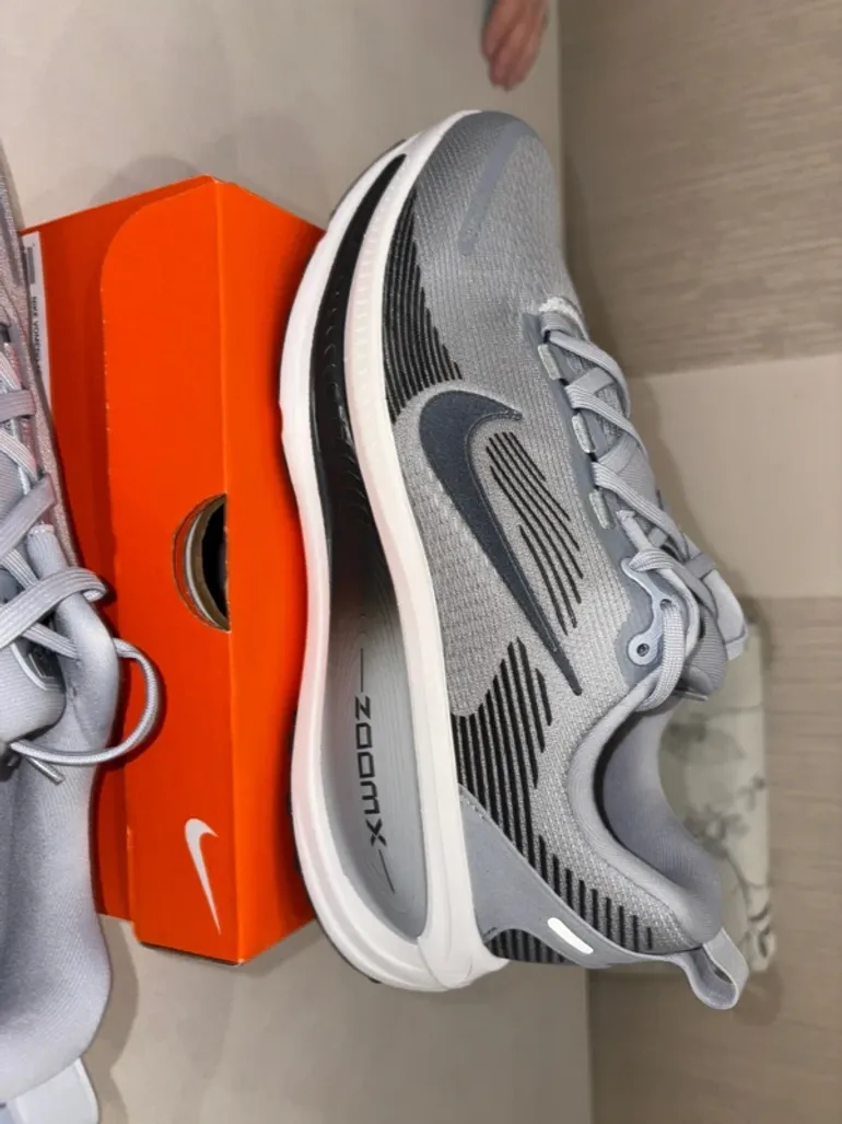 Tweedehands Nike Vomero 18 bike — afbeelding 8 van 14