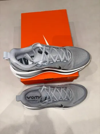 Tweedehands Nike Vomero 18 bike — afbeelding 11 van 14