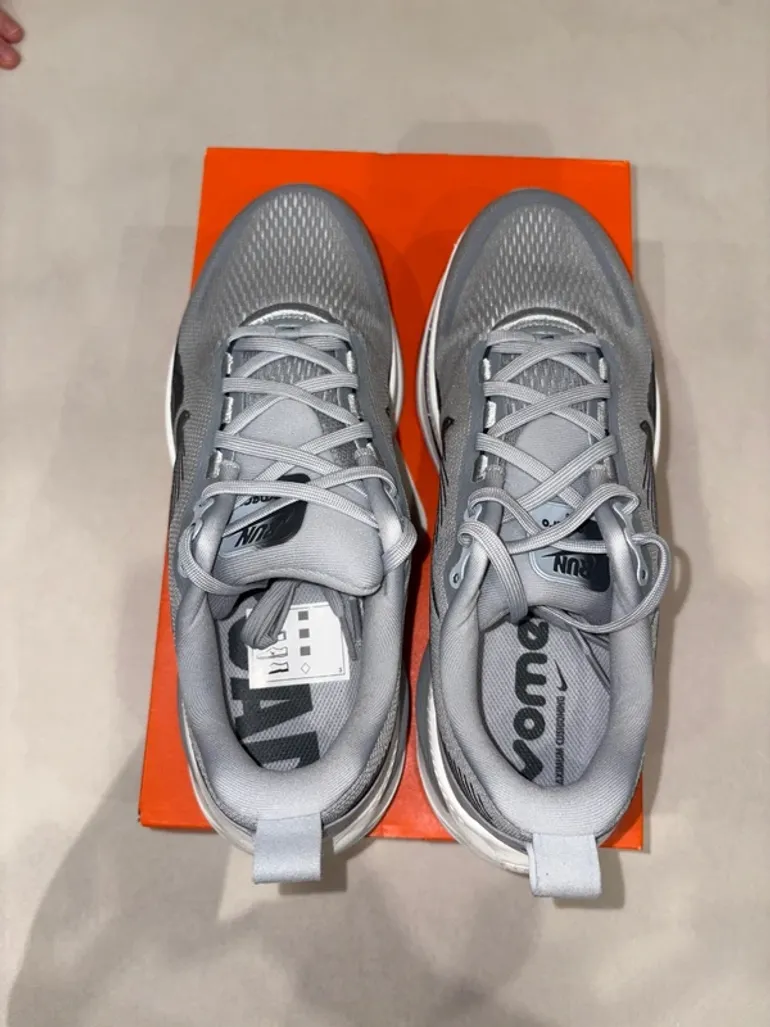 Tweedehands Nike Vomero 18 bike — afbeelding 3 van 14