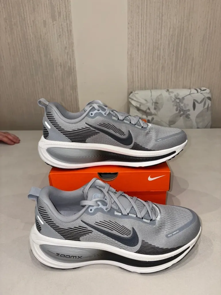 Tweedehands Nike Vomero 18 bike — afbeelding 10 van 14
