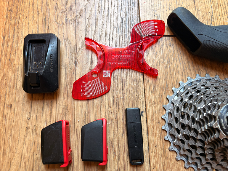 Used Sram Red eTap 11 Speed Groupset bike — image 5 of 6