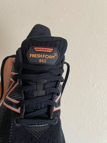 Used New Balance M860E12 bike — image 5 of 8