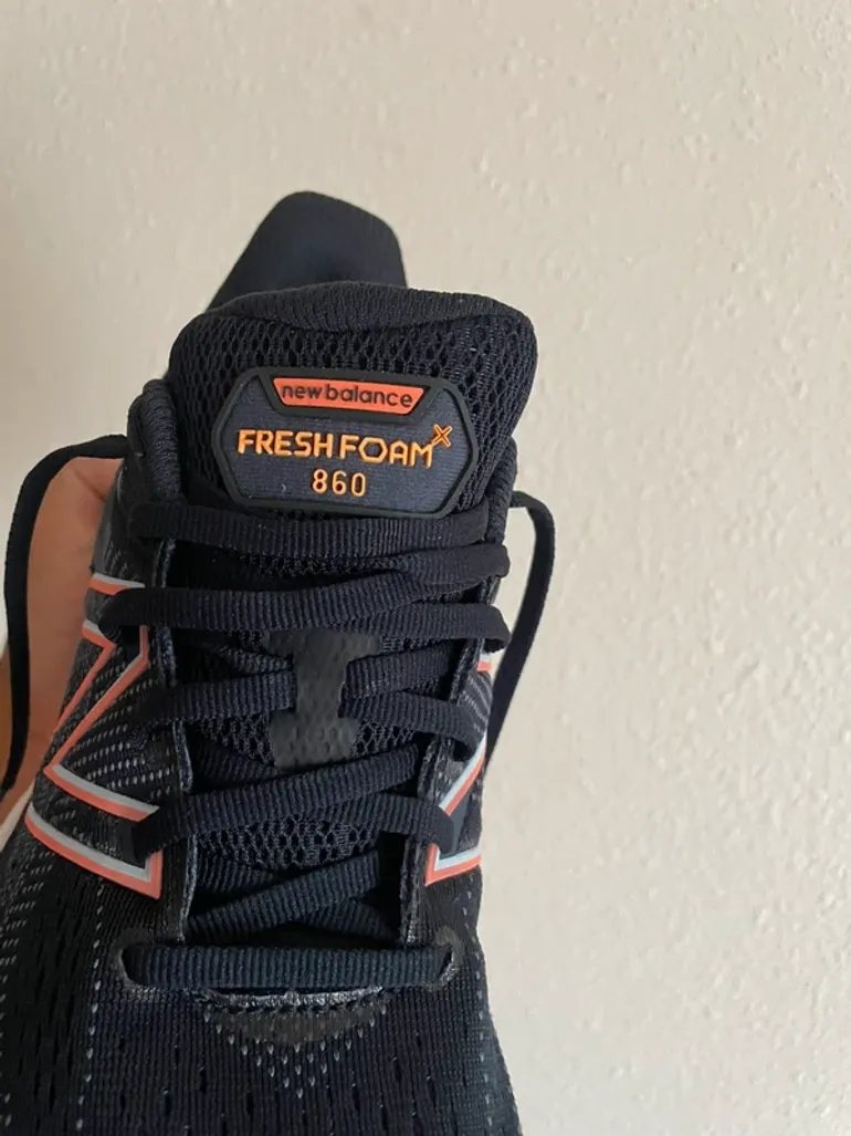 Used New Balance M860E12 bike — image 5 of 8