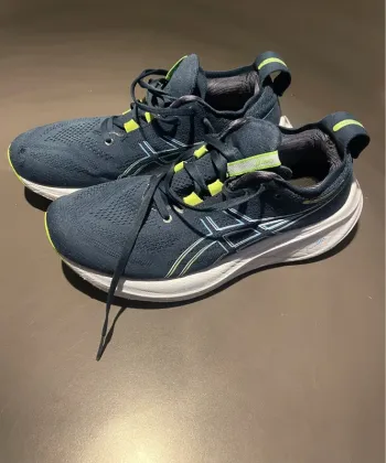 Used Asics Gel Nimbus 26 bike — image 2 of 4
