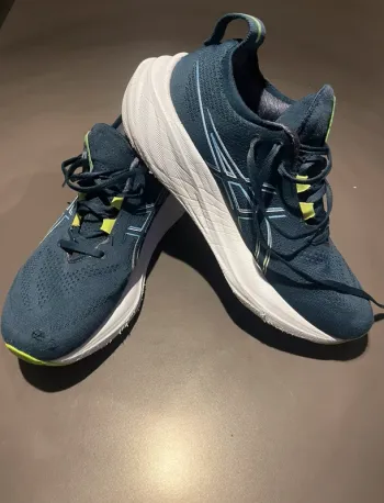 Asics Gel Nimbus 26 bike d'occasion