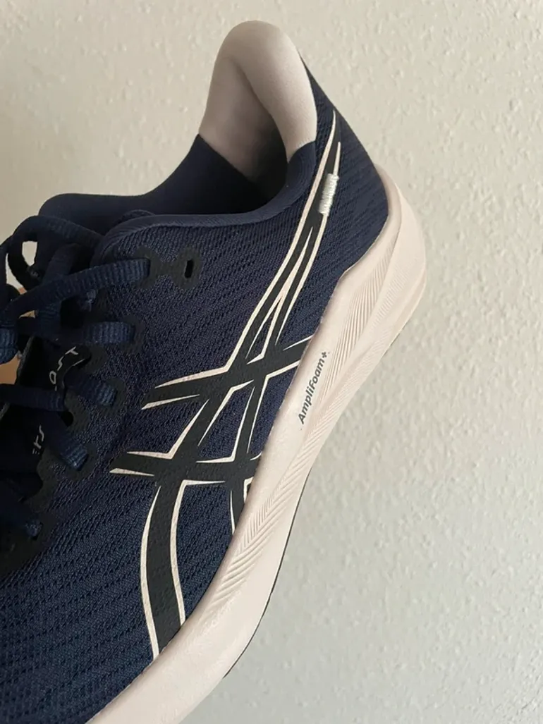 Used Asics Versablast 4 bike — image 6 of 8