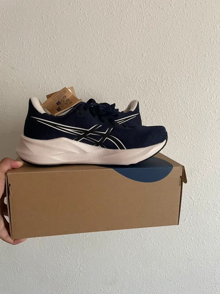 Used Asics Versablast 4 bike — image 2 of 8