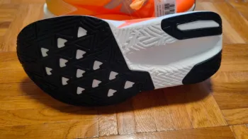 Gebrauchtes New Balance FuelCell Rebel V5 bike — Bild 3 von 4