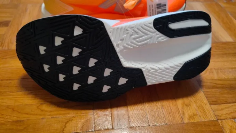 Gebrauchtes New Balance FuelCell Rebel V5 bike — Bild 3 von 4