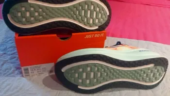 Tweedehands Nike Vomero Plus bike — afbeelding 3 van 5