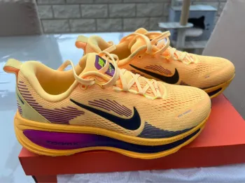 Tweedehands Nike Vomero bike — afbeelding 2 van 3
