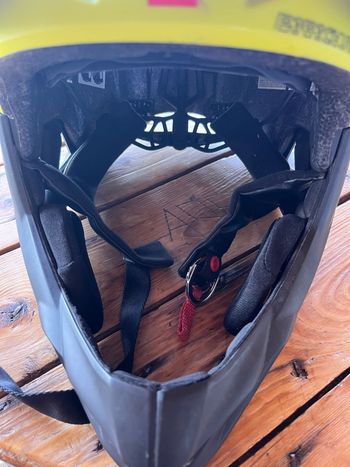 Brugt MET Parachute Full-Face Helmet bike — billede 4 af 5