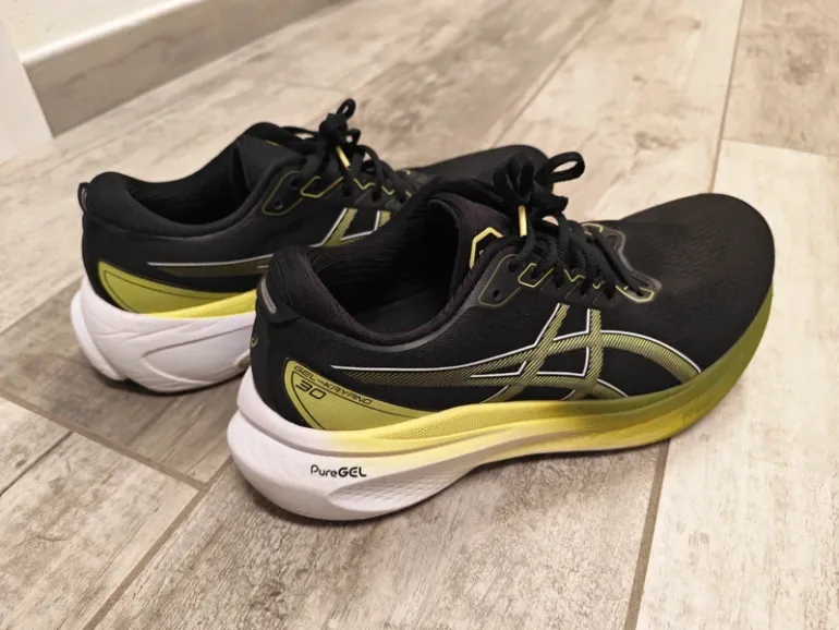 Used Topo Athletic Gel-Kayano 30 bike — image 2 of 10
