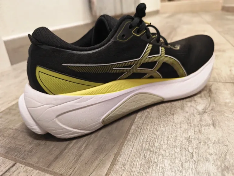 Used Topo Athletic Gel-Kayano 30 bike — image 9 of 10