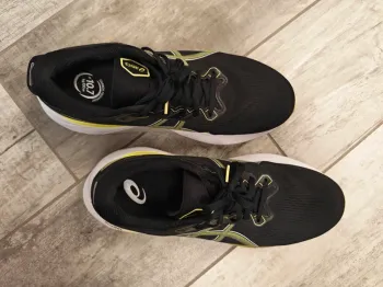 Used Topo Athletic Gel-Kayano 30 bike — image 7 of 10