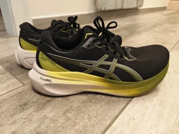 Tweedehands Topo Athletic Gel-Kayano 30 bike