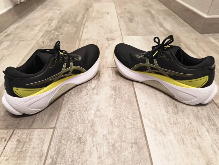 Used Topo Athletic Gel-Kayano 30 bike — image 8 of 10