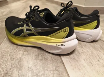 Used Topo Athletic Gel-Kayano 30 bike — image 5 of 10