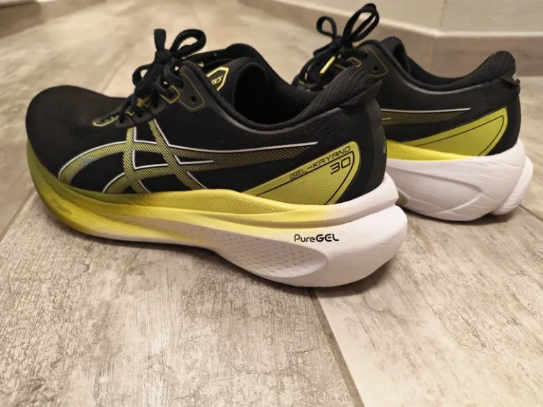 Used Topo Athletic Gel-Kayano 30 bike — image 5 of 10