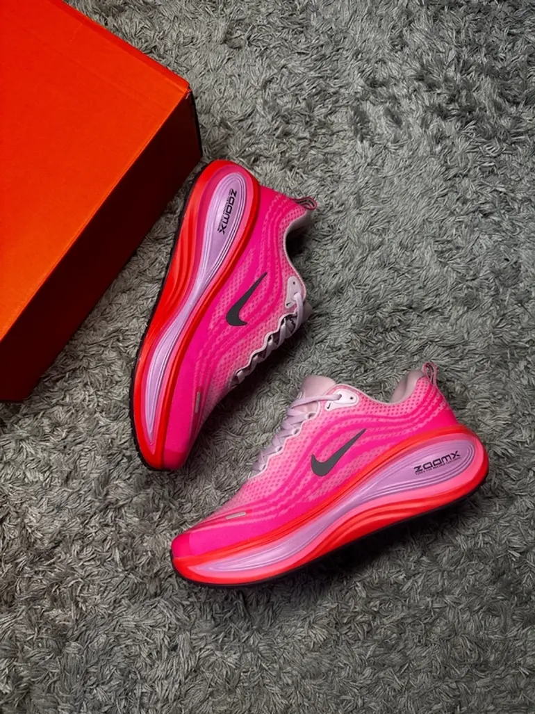 Tweedehands Nike Vomero Plus bike — afbeelding 2 van 7