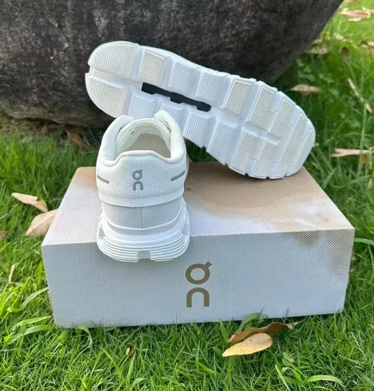 On Running Cloud 6 bike usato — immagine 6 di 6