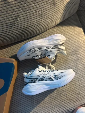 Tweedehands Asics Superblast 3 bike — afbeelding 3 van 7