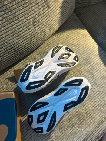 Tweedehands Asics Superblast 3 bike — afbeelding 2 van 7