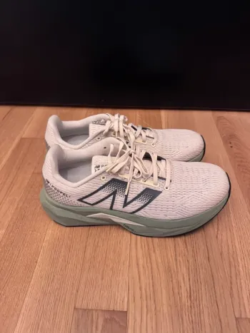 Gebrauchtes New Balance FuelCell Propel v5 bike