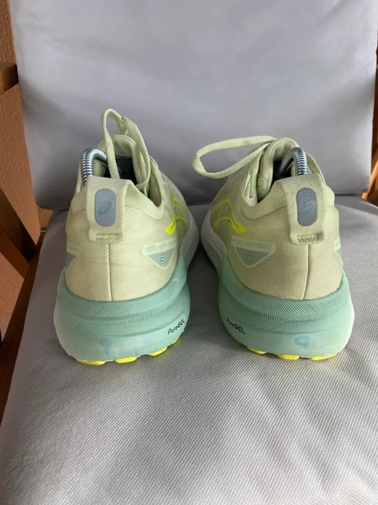Tweedehands Asics Gel Kayano 31 bike — afbeelding 2 van 9